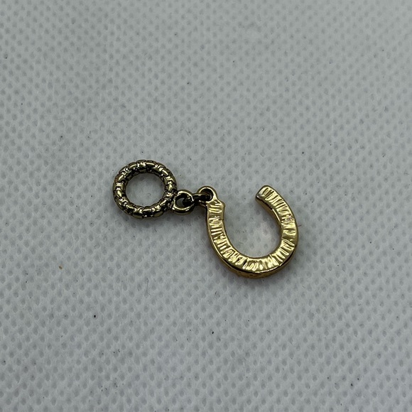 Goldtone horseshoe bracelet charm - Picture 2 of 2